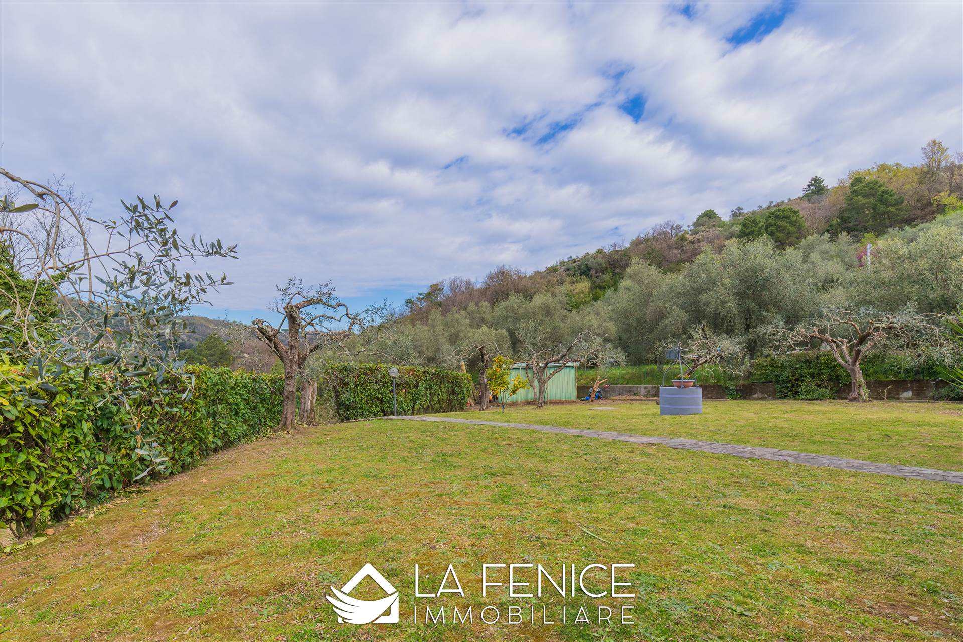 Villa a Vezzano ligure con 12 locali di 264 m2 - Foto