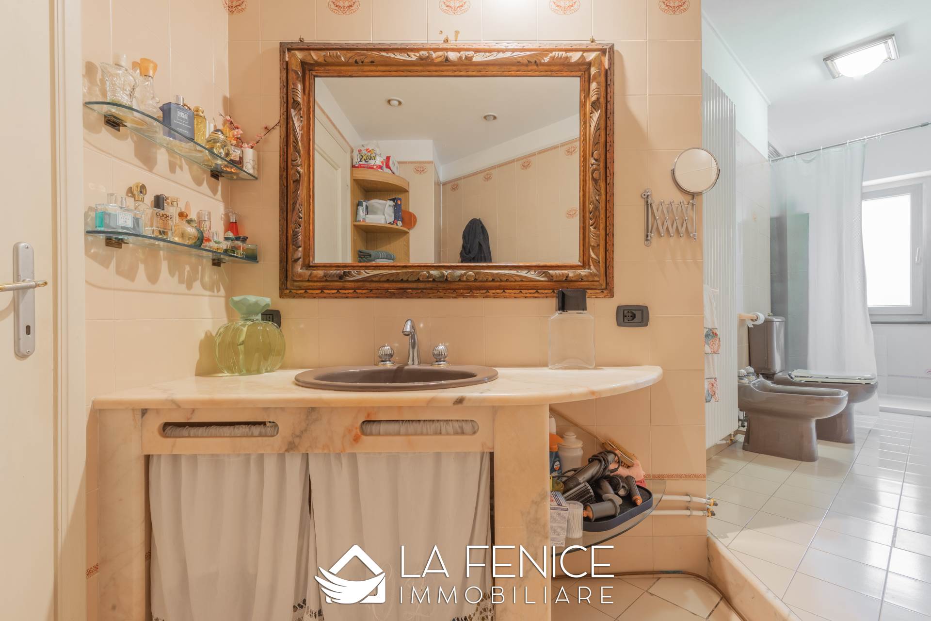 Villa a Vezzano ligure con 12 locali di 264 m2 - Foto