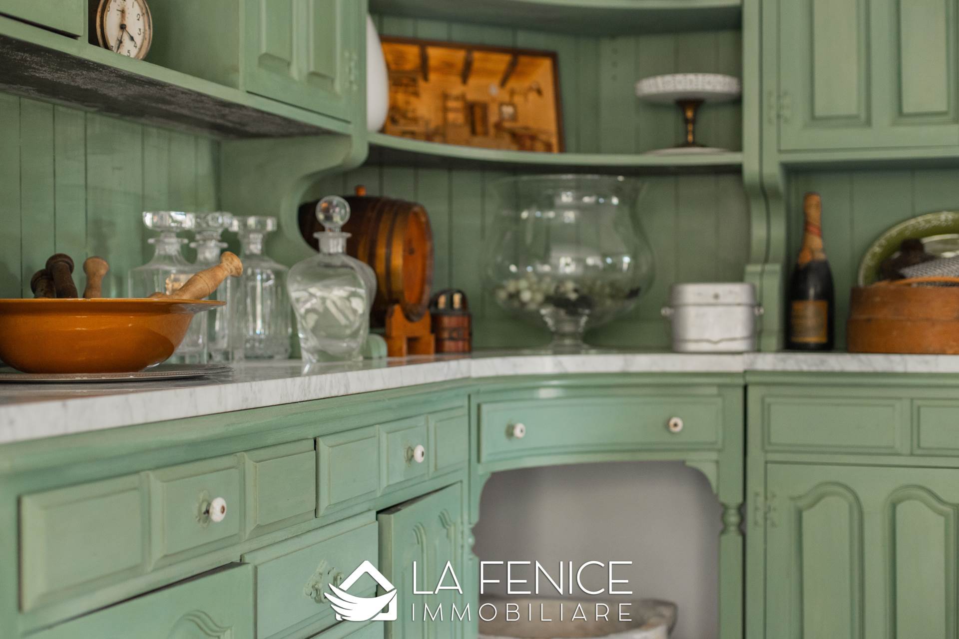 Villa a Vezzano ligure con 12 locali di 264 m2 - Foto