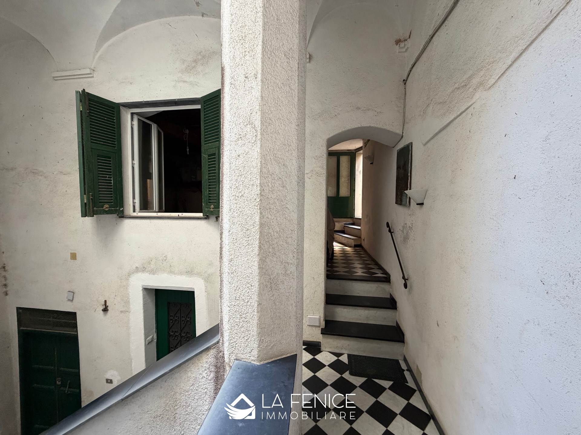 Magazzino a Vernazza con 1 locali di 35 m2 - Foto