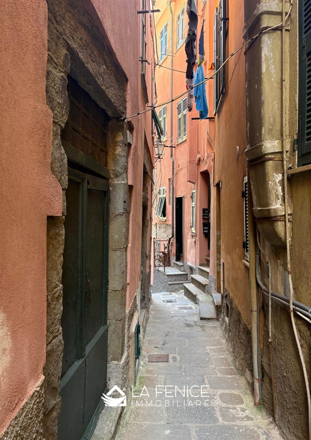 Magazzino a Vernazza con 1 locali di 35 m2 - Foto