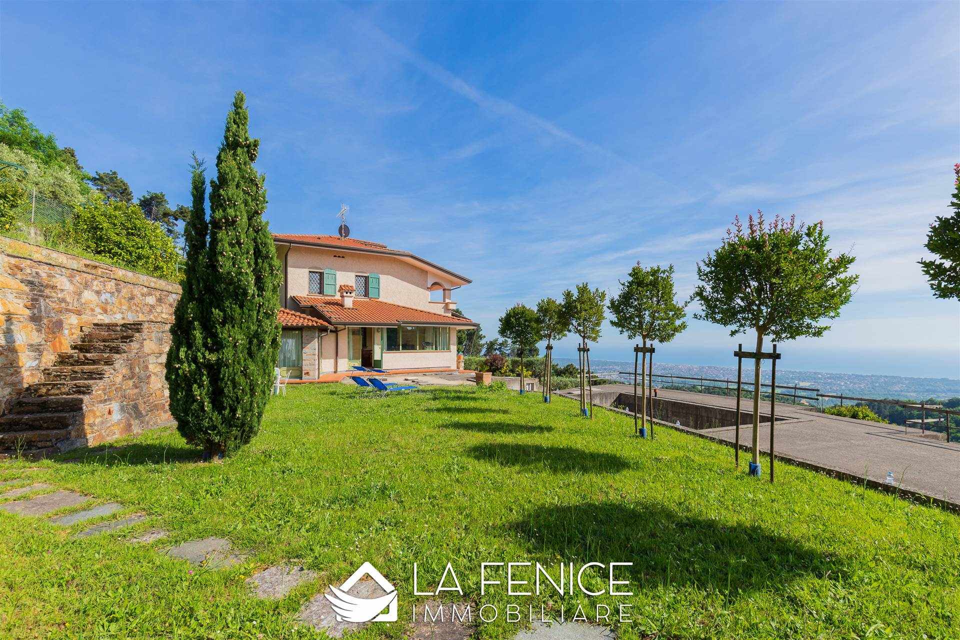 Villa a Montignoso con 8 locali di 400 m2 - Foto