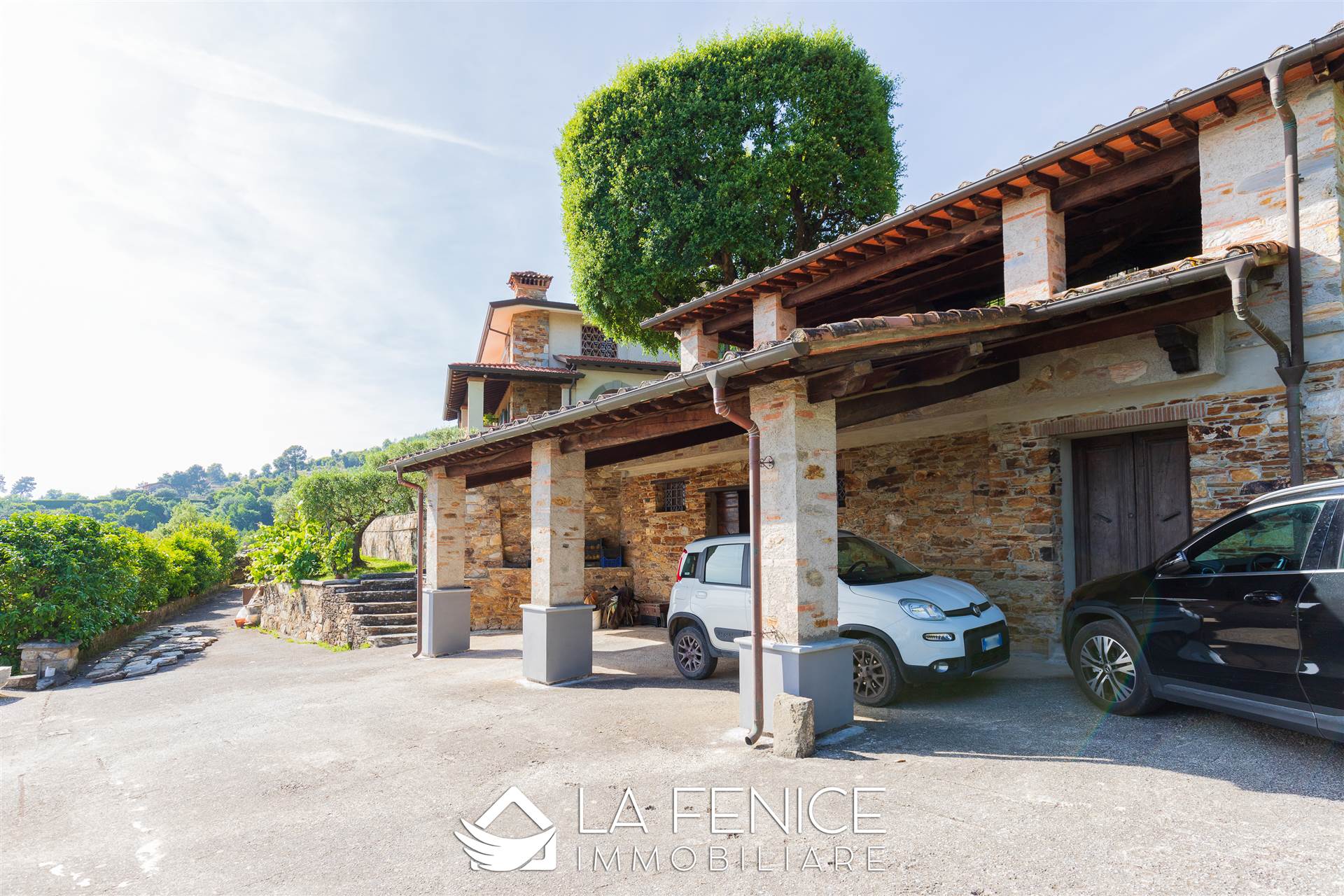 Villa a Montignoso con 8 locali di 400 m2 - Foto