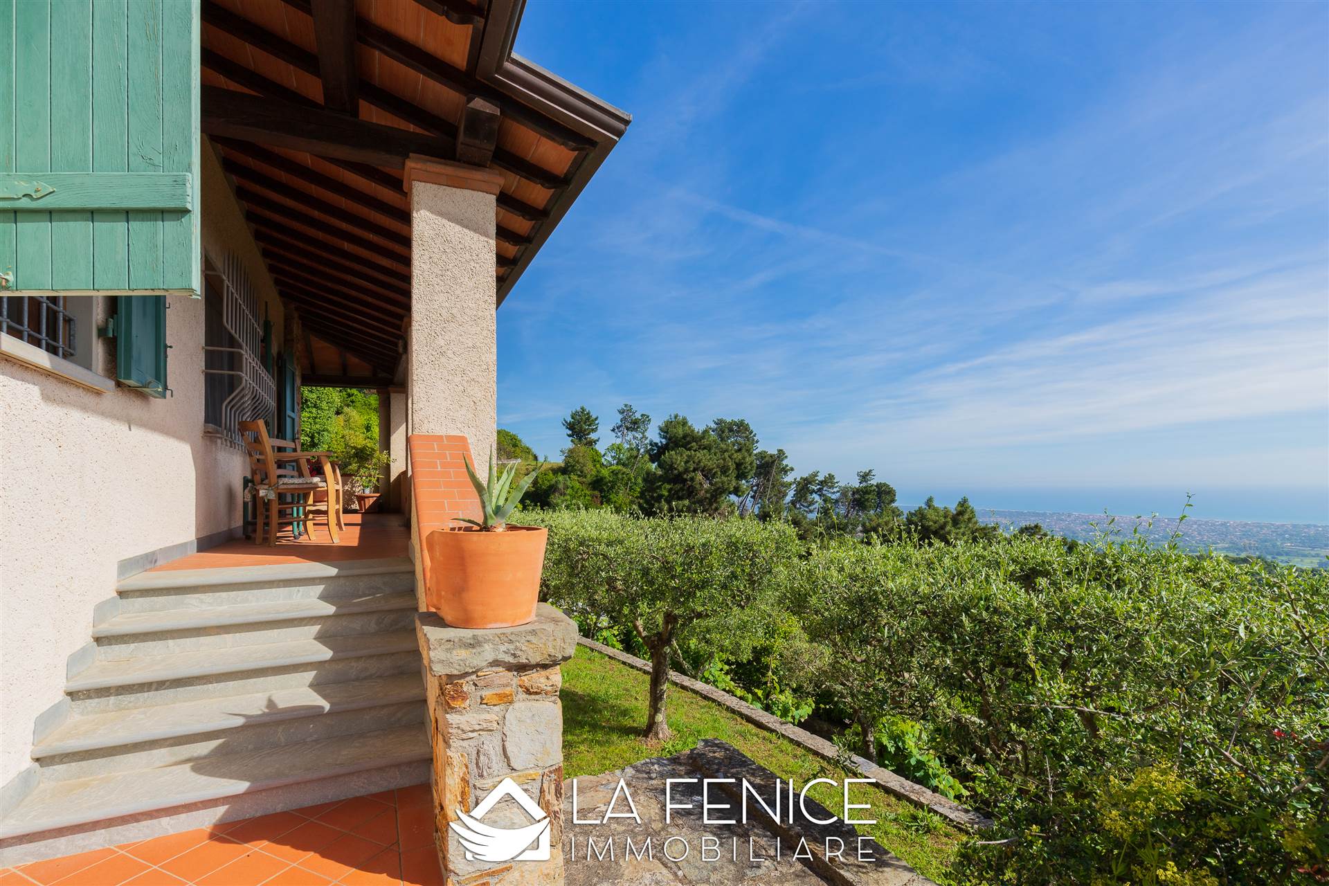 Villa a Montignoso con 8 locali di 400 m2 - Foto