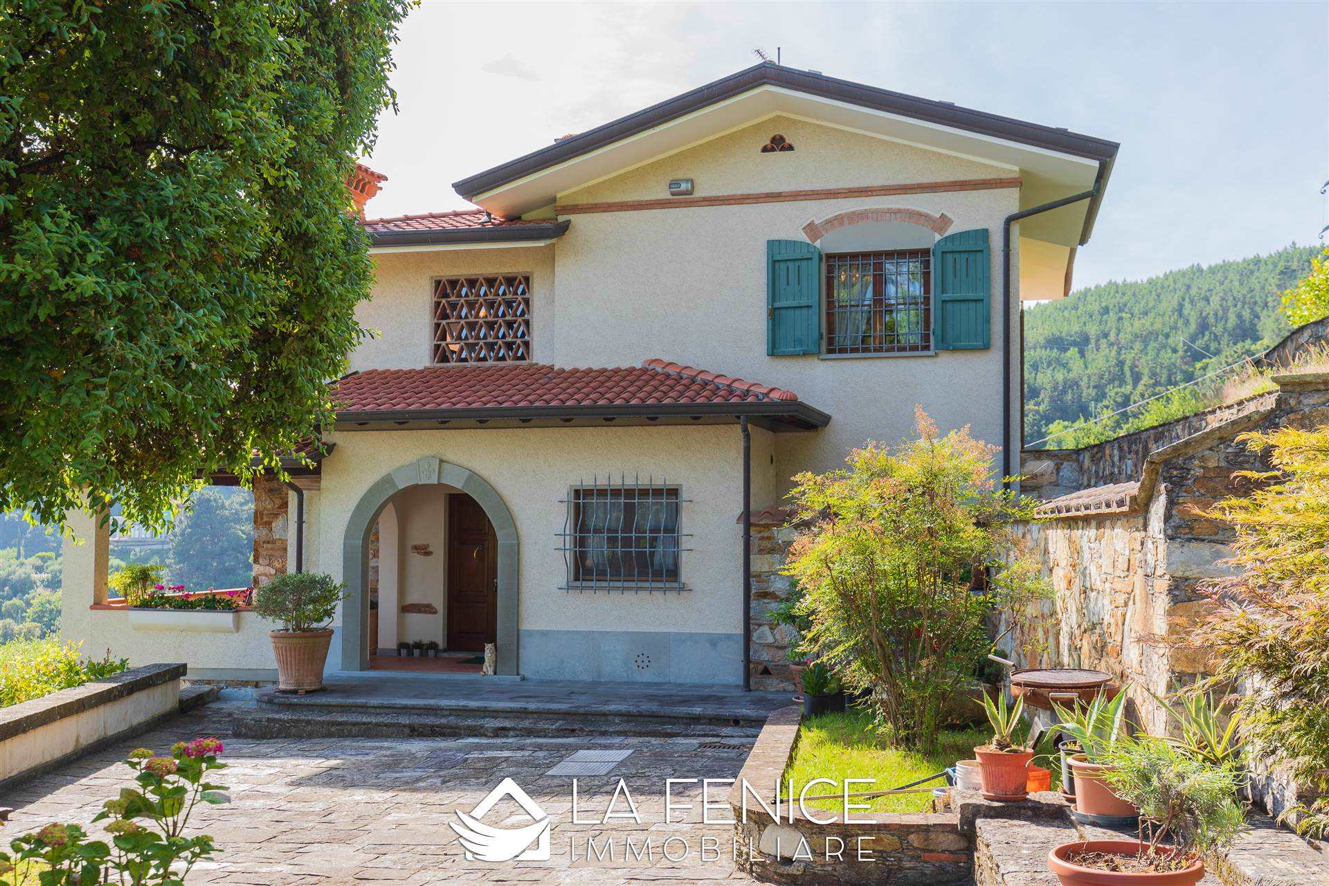 Villa a Montignoso con 8 locali di 400 m2 - Foto