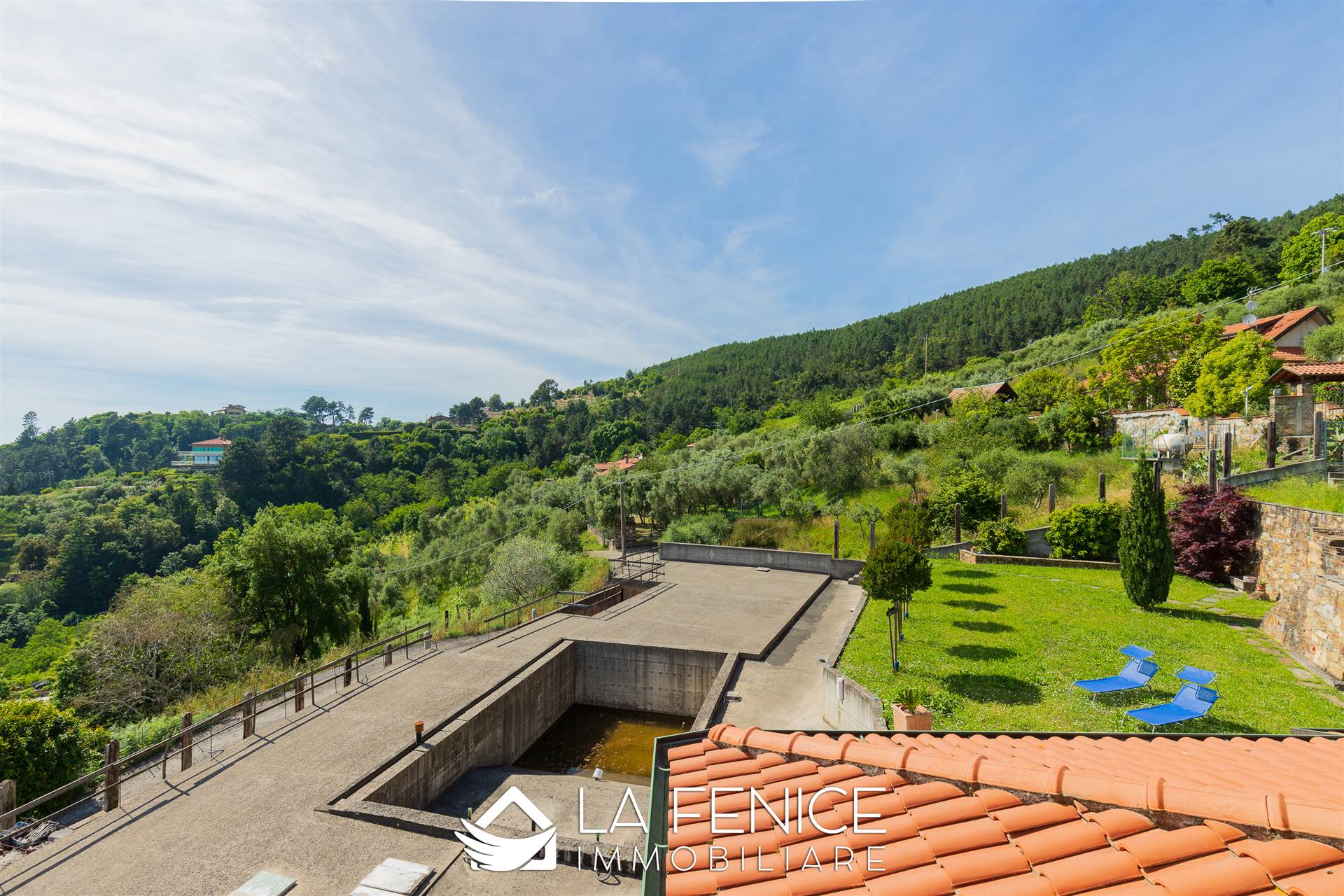 Villa a Montignoso con 8 locali di 400 m2 - Foto
