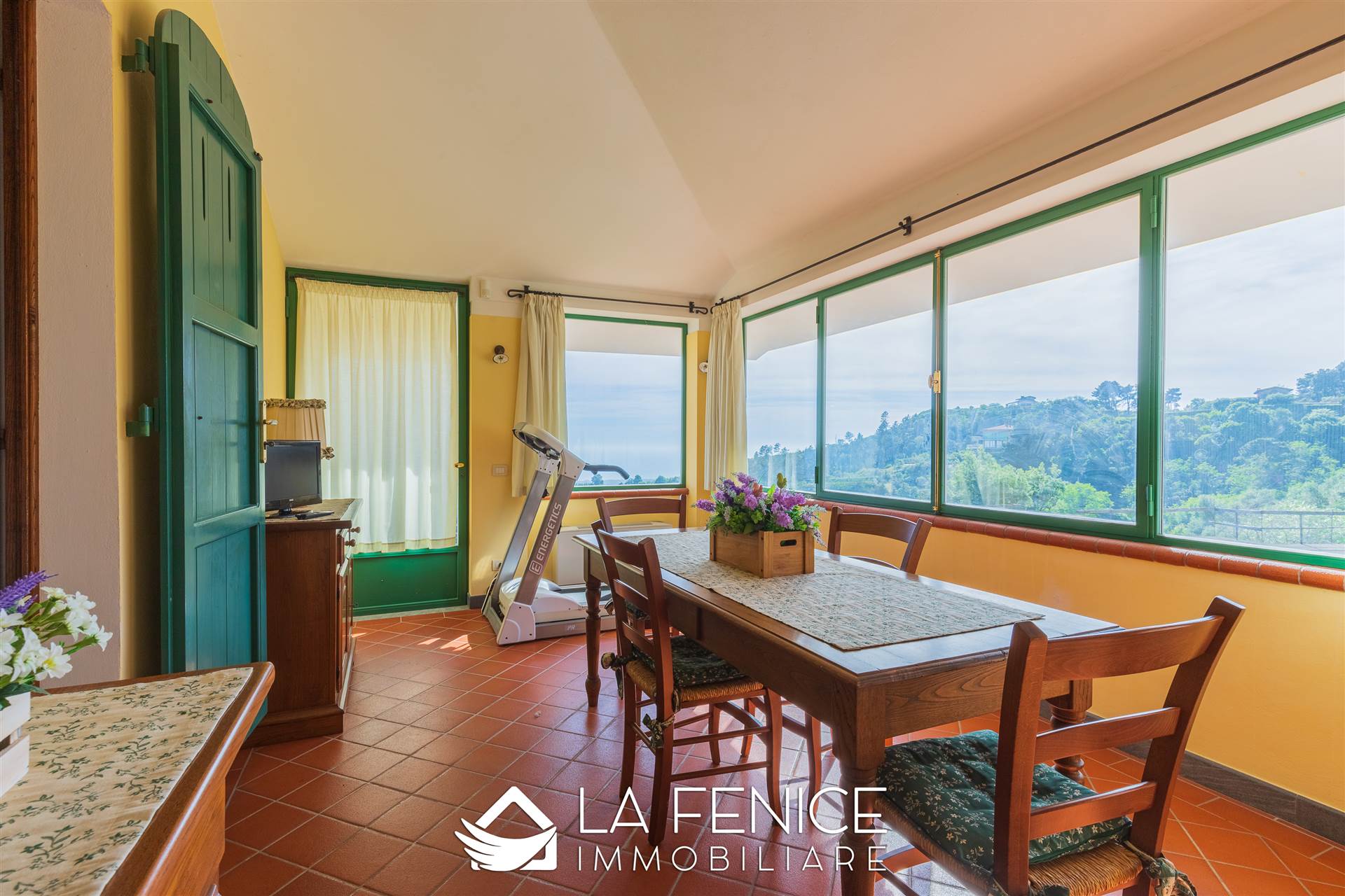 Villa a Montignoso con 8 locali di 400 m2 - Foto