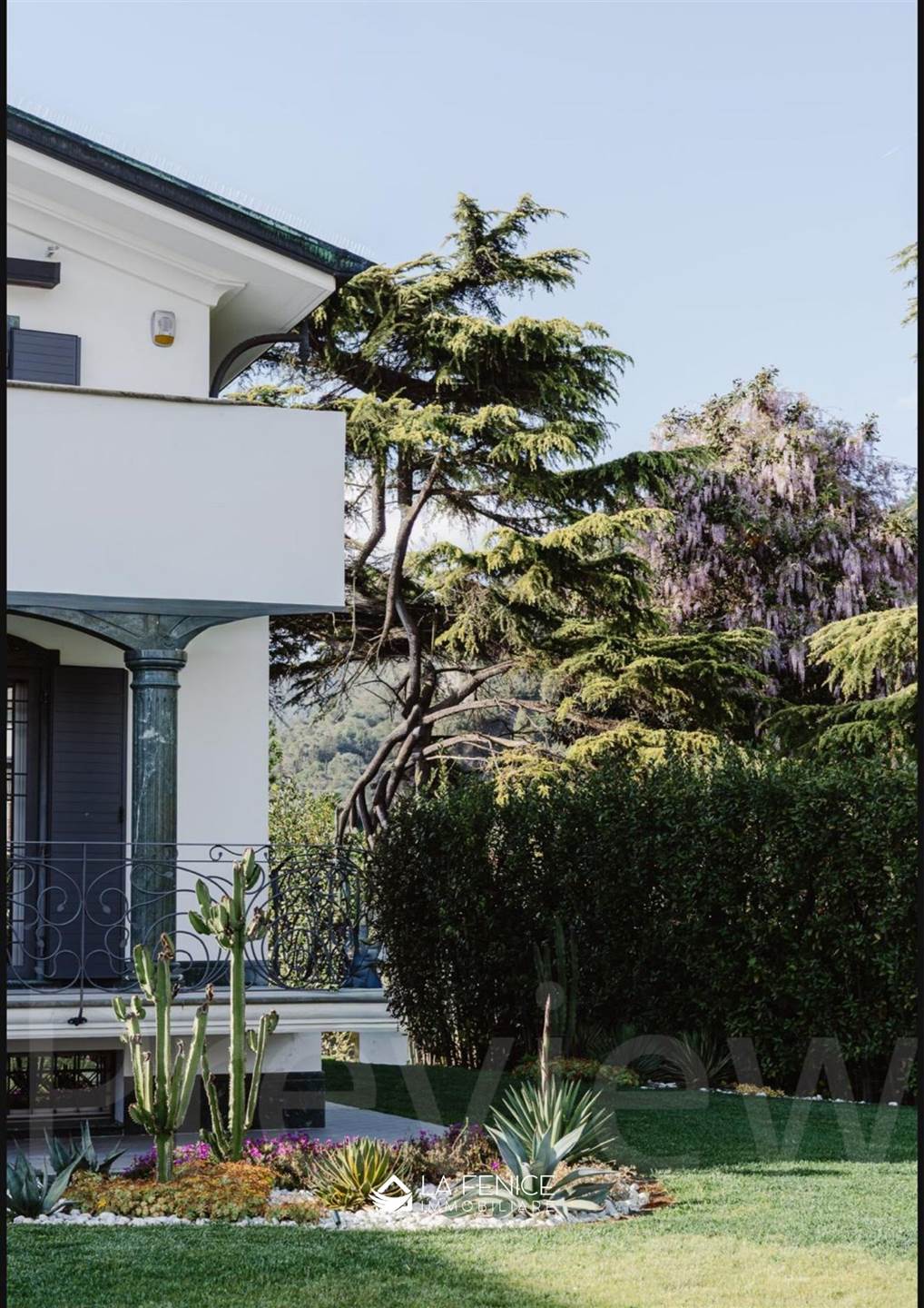 Villa a Montignoso con 7 locali di 236 m2 - Foto