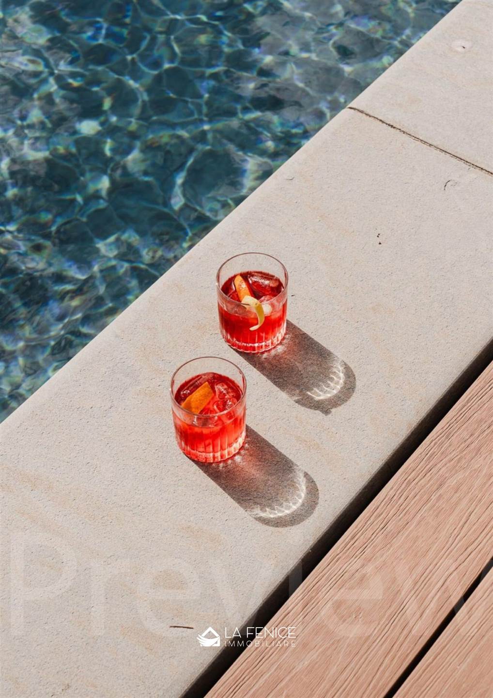 Villa a Montignoso con 7 locali di 236 m2 - Foto