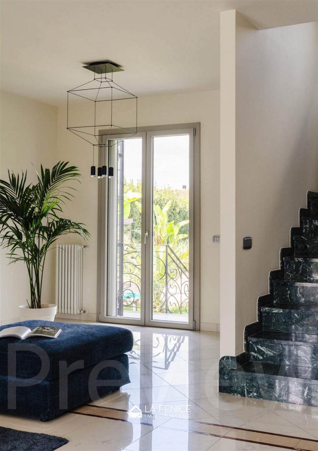 Villa a Montignoso con 7 locali di 236 m2 - Foto