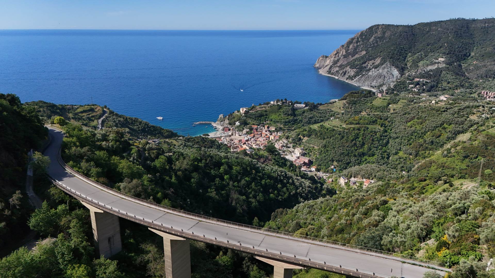 Rustico casale a Monterosso al mare con 8 locali di 22311 m2 - Foto