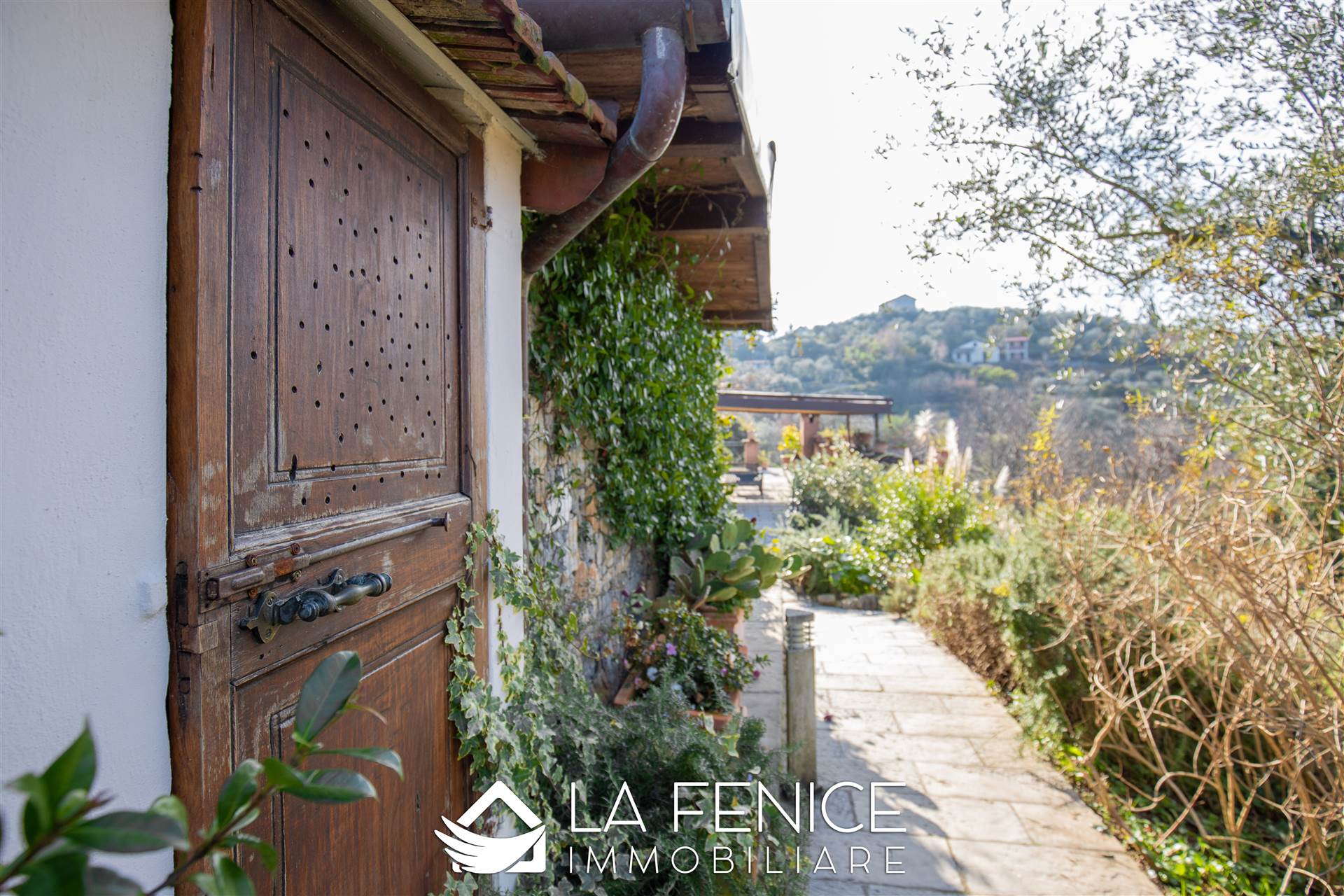 Villa a La spezia con 8 locali di 216 m2 - Foto Villa a La spezia con 8 locali di 216 m2 - Foto