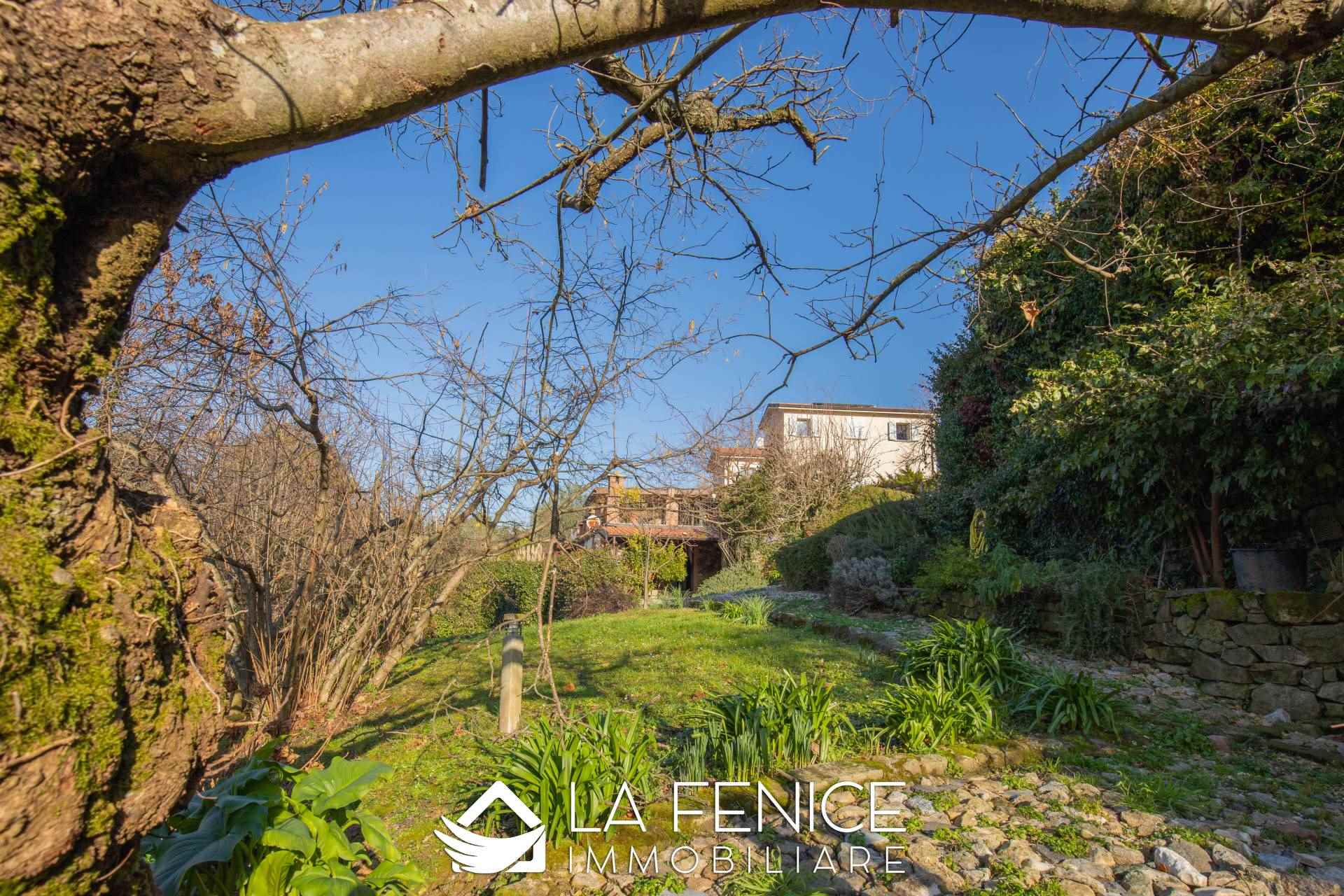 Villa a La spezia con 8 locali di 216 m2 - Foto Villa a La spezia con 8 locali di 216 m2 - Foto
