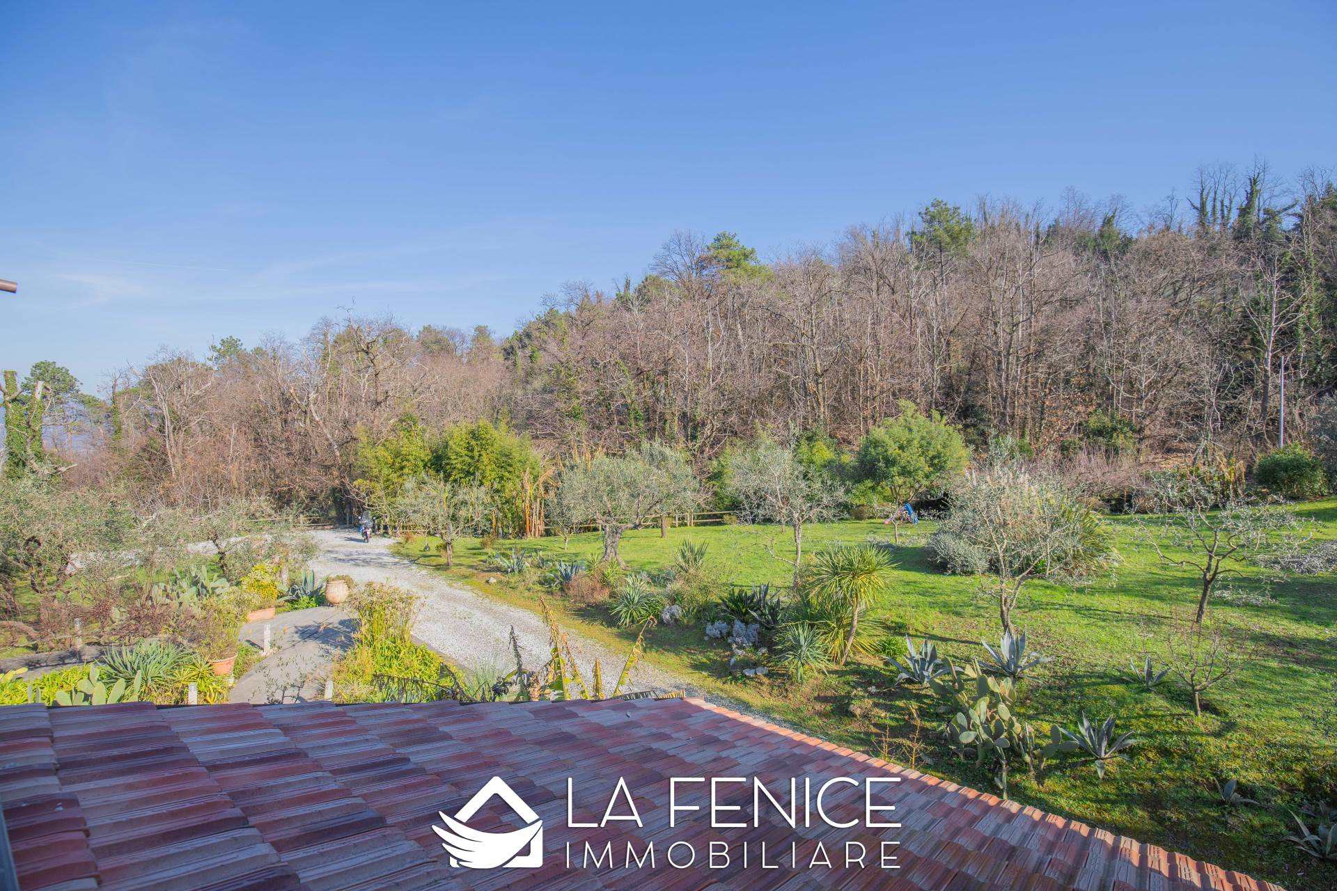 Villa a La spezia con 8 locali di 216 m2 - Foto Villa a La spezia con 8 locali di 216 m2 - Foto