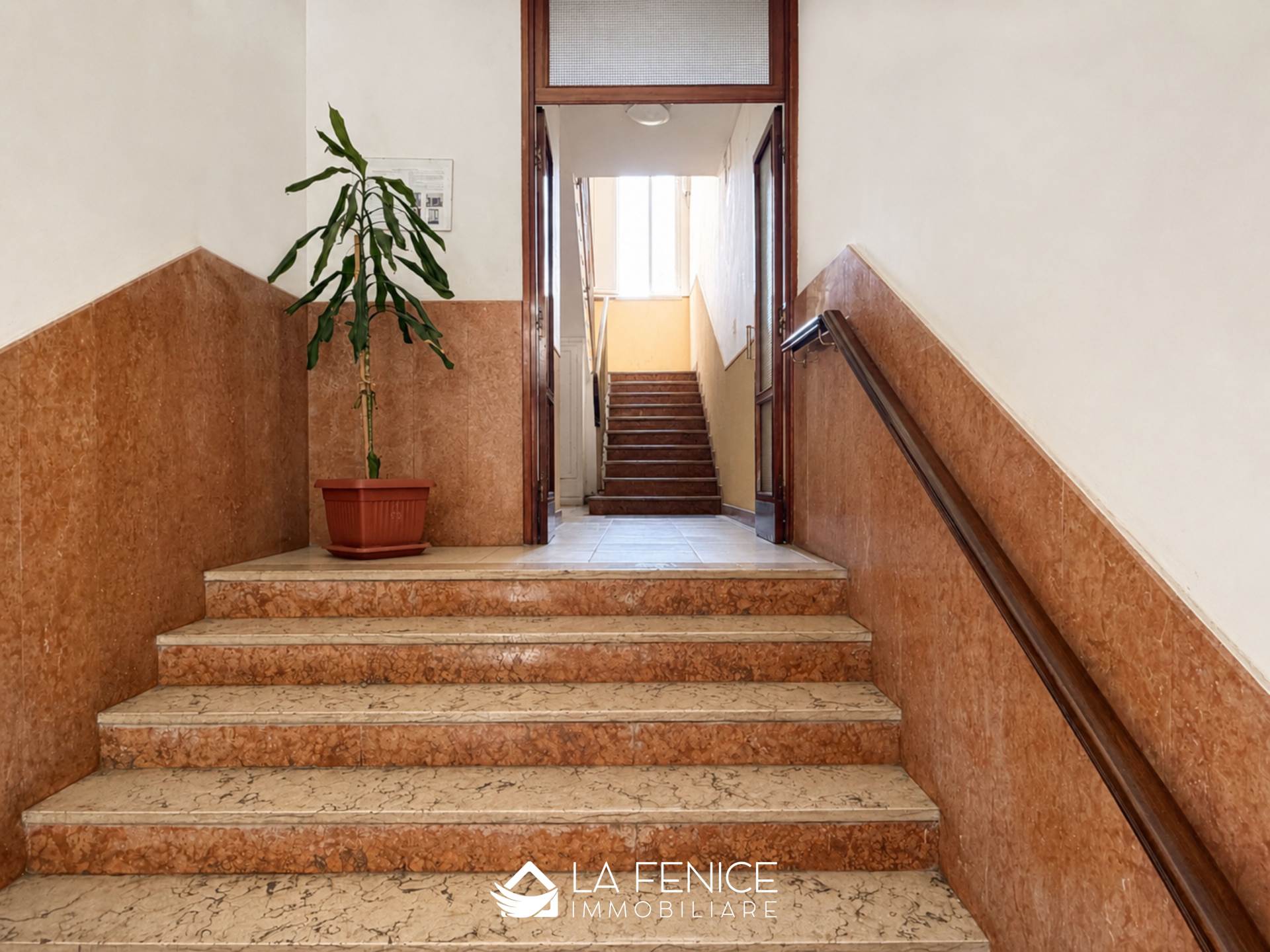 Appartamento a La spezia con 4 locali di 110 m2 - Ingresso Condominiale