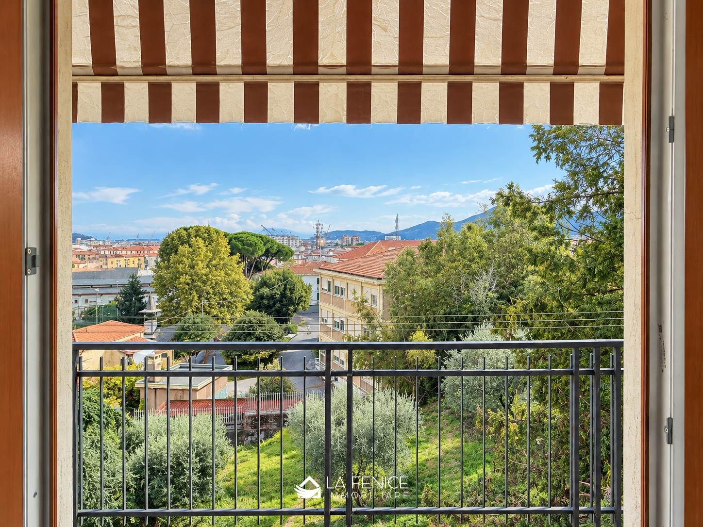Appartamento a La spezia con 4 locali di 96 m2 - Foto Appartamento a La spezia con 4 locali di 96 m2 - Foto
