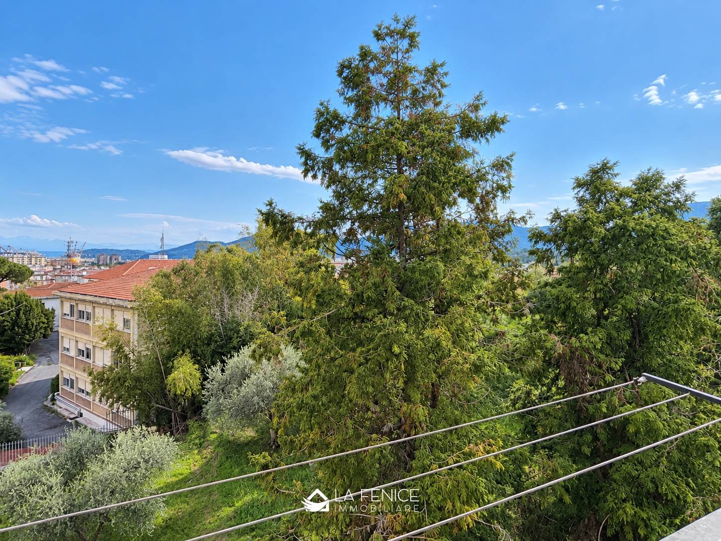 Appartamento a La spezia con 4 locali di 96 m2 - Foto Appartamento a La spezia con 4 locali di 96 m2 - Foto