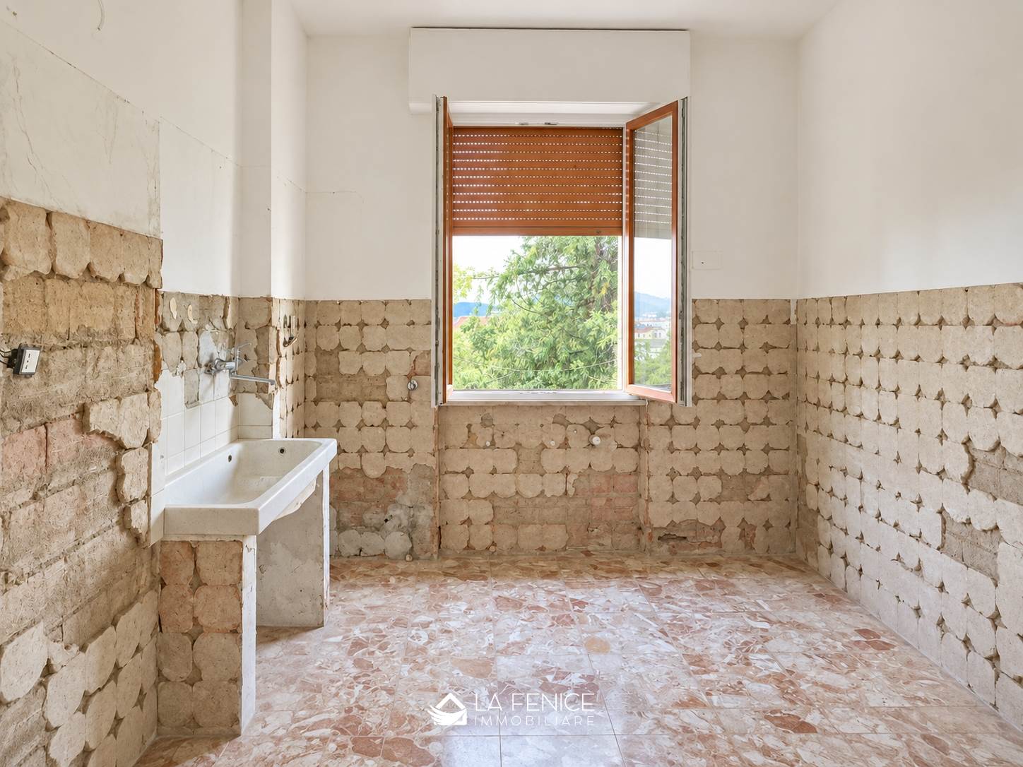 Appartamento a La spezia con 4 locali di 96 m2 - Foto Appartamento a La spezia con 4 locali di 96 m2 - Foto
