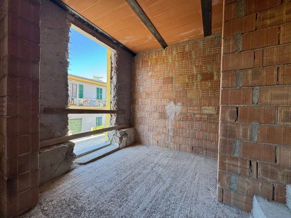 Appartamento a La spezia con 8 locali di 210 m2 - Foto